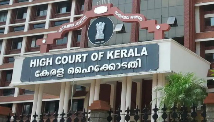  പൊതുനിരത്തുകളിൽ ഫ്ളക്സ് ബോർഡുകൾ വെക്കുന്നതിനെ വിമർശിച്ച് ഹൈക്കോടതി