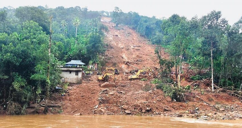  കേരളത്തില്‍ ഉരുള്‍പൊട്ടല്‍ സാധ്യതയില്ലാത്തത് ഒരേയൊരു ജില്ലയിൽ; ഉരുള്‍പൊട്ടല്‍ സാധ്യതയുള്ള 30 ജില്ലകളില്‍ പത്തും കേരളത്തില്‍, വയനാട് 13-ാം സ്ഥാനത്ത്