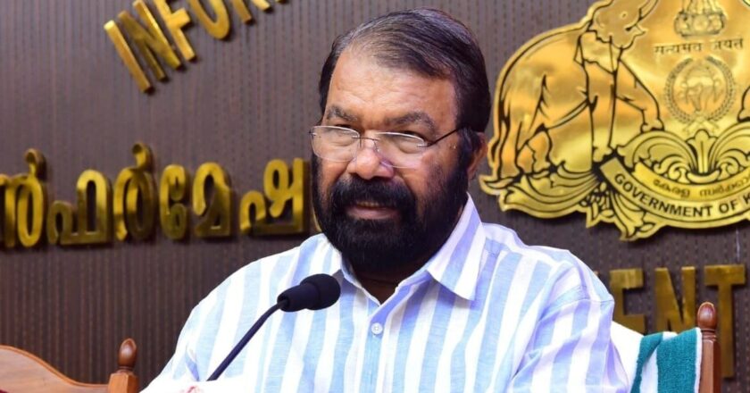 ഗവർണറുടെ ഭരണഘടനാധികാരങ്ങൾ പത്താം ക്ലാസ് പാഠപുസ്തകത്തിൽ ഉൾപ്പെടുത്തും – വി ശിവൻകുട്ടി