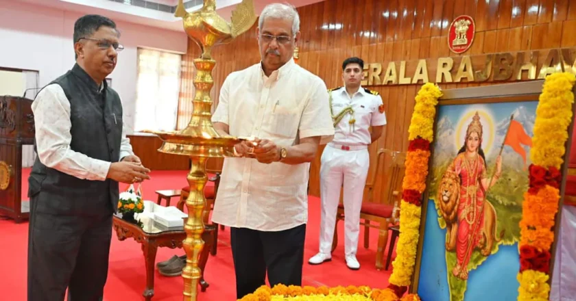 രാജ്ഭവനിലെ ഔദ്യോഗിക പരിപാടികളിൽ നിന്ന് ഭാരതാംബ ചിത്രം ഒഴിവാക്കും
